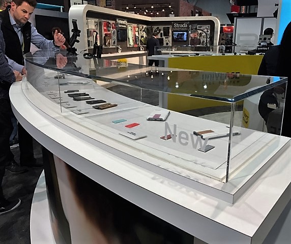 CES - Otterbox Display