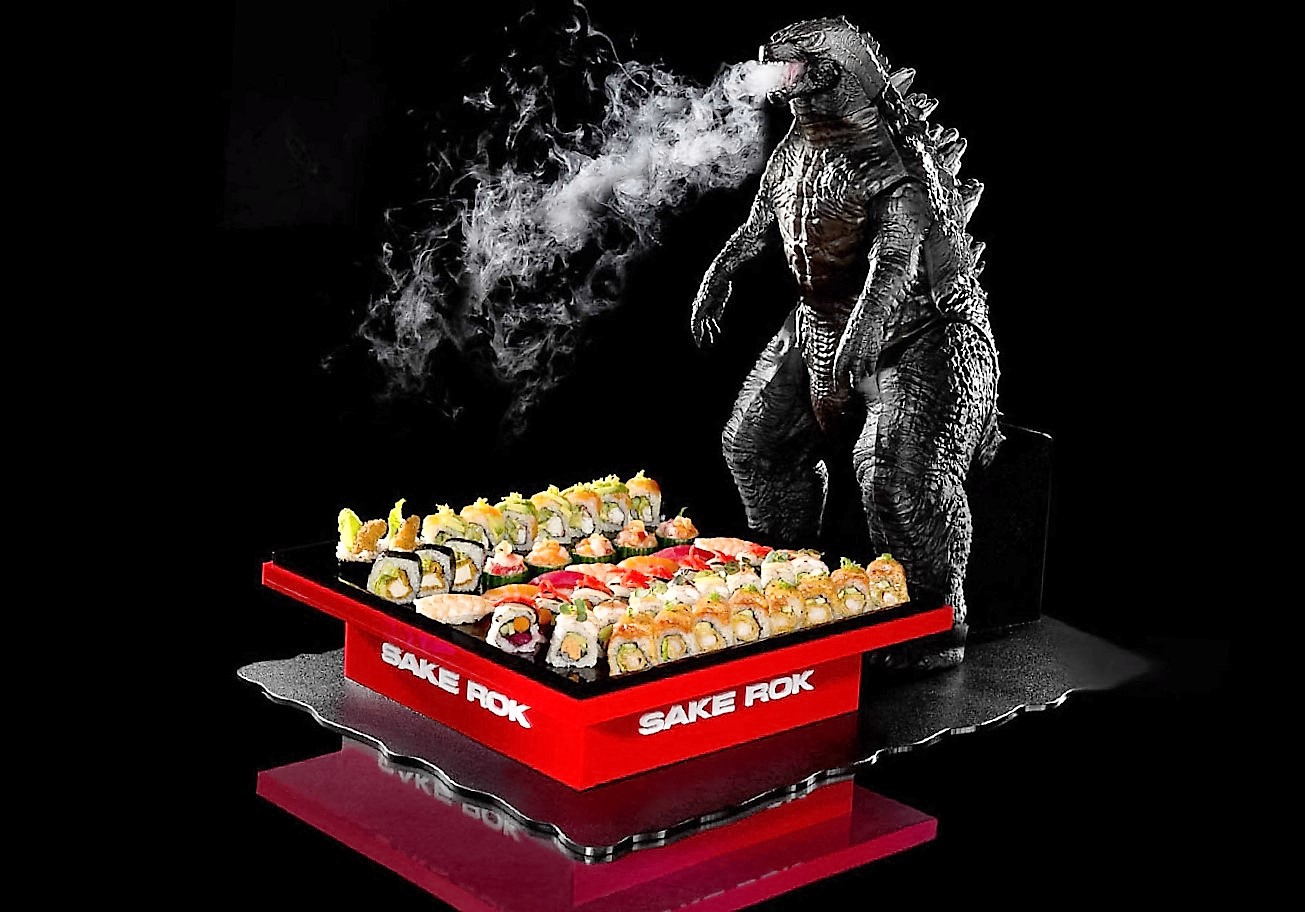 Godzilla Sushi Tray - with sushi2